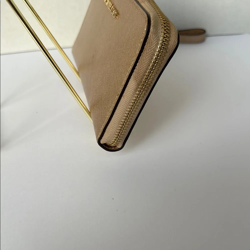 Michael Kors gold phone case and wallet - Picture 9 of 11